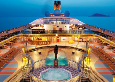 Costa Mediterranea: Deck in der Dämmerung